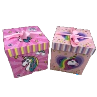 caja de regalo unicornio  22x22  cms.