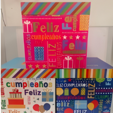 caja de regalo feliz  cumpleaños  regalo 22x22 cms.